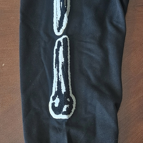 New Mens/Womens Unisex Black Skull and Bones Hoodie Size Large - Picture 5 of 8